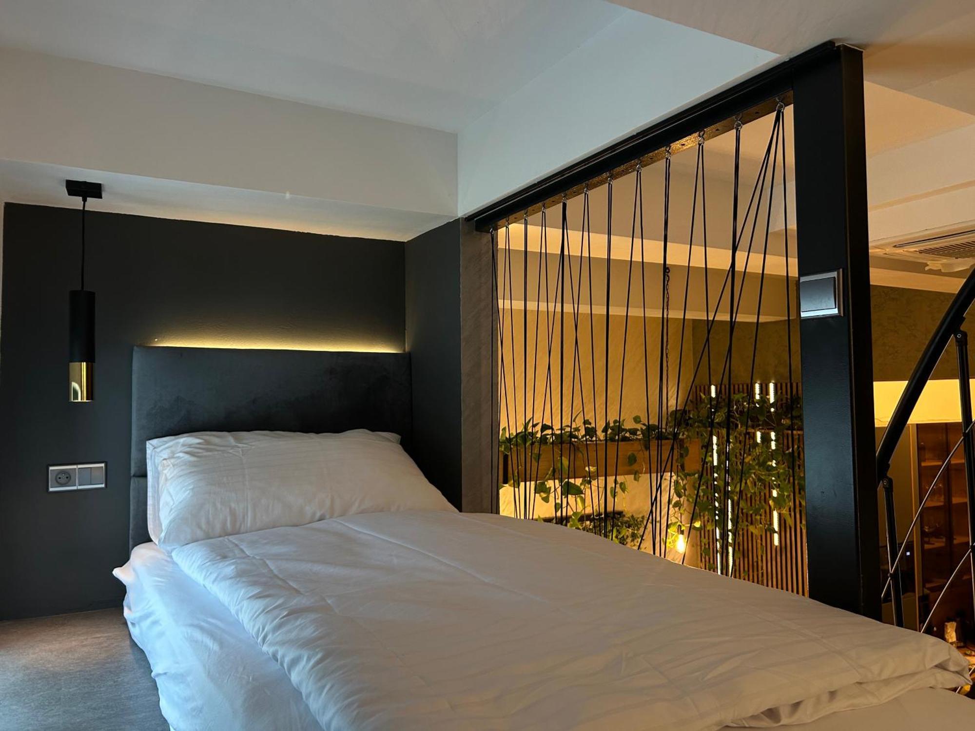 Leo Apartment Suite & Private Spa Zone - Old City Bratislava Ngoại thất bức ảnh