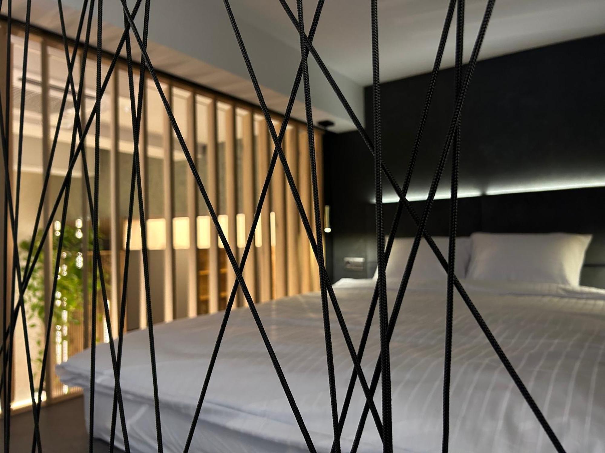 Leo Apartment Suite & Private Spa Zone - Old City Bratislava Ngoại thất bức ảnh