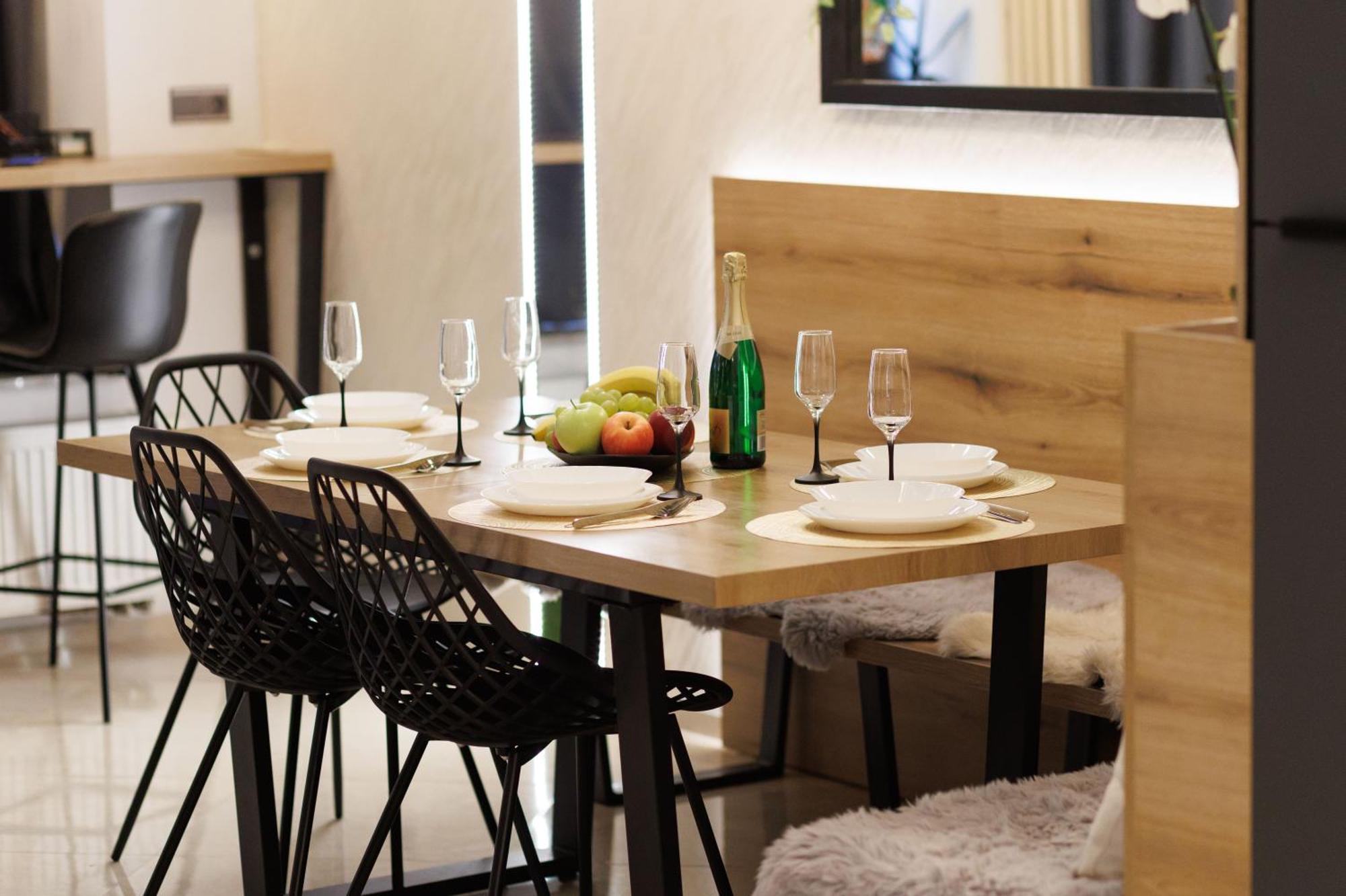 Leo Apartment Suite & Private Spa Zone - Old City Bratislava Ngoại thất bức ảnh