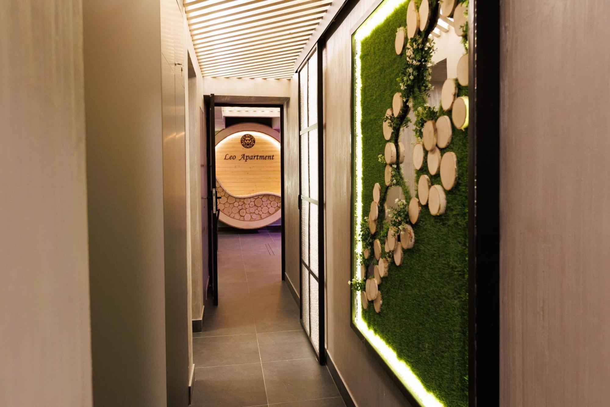 Leo Apartment Suite & Private Spa Zone - Old City Bratislava Ngoại thất bức ảnh