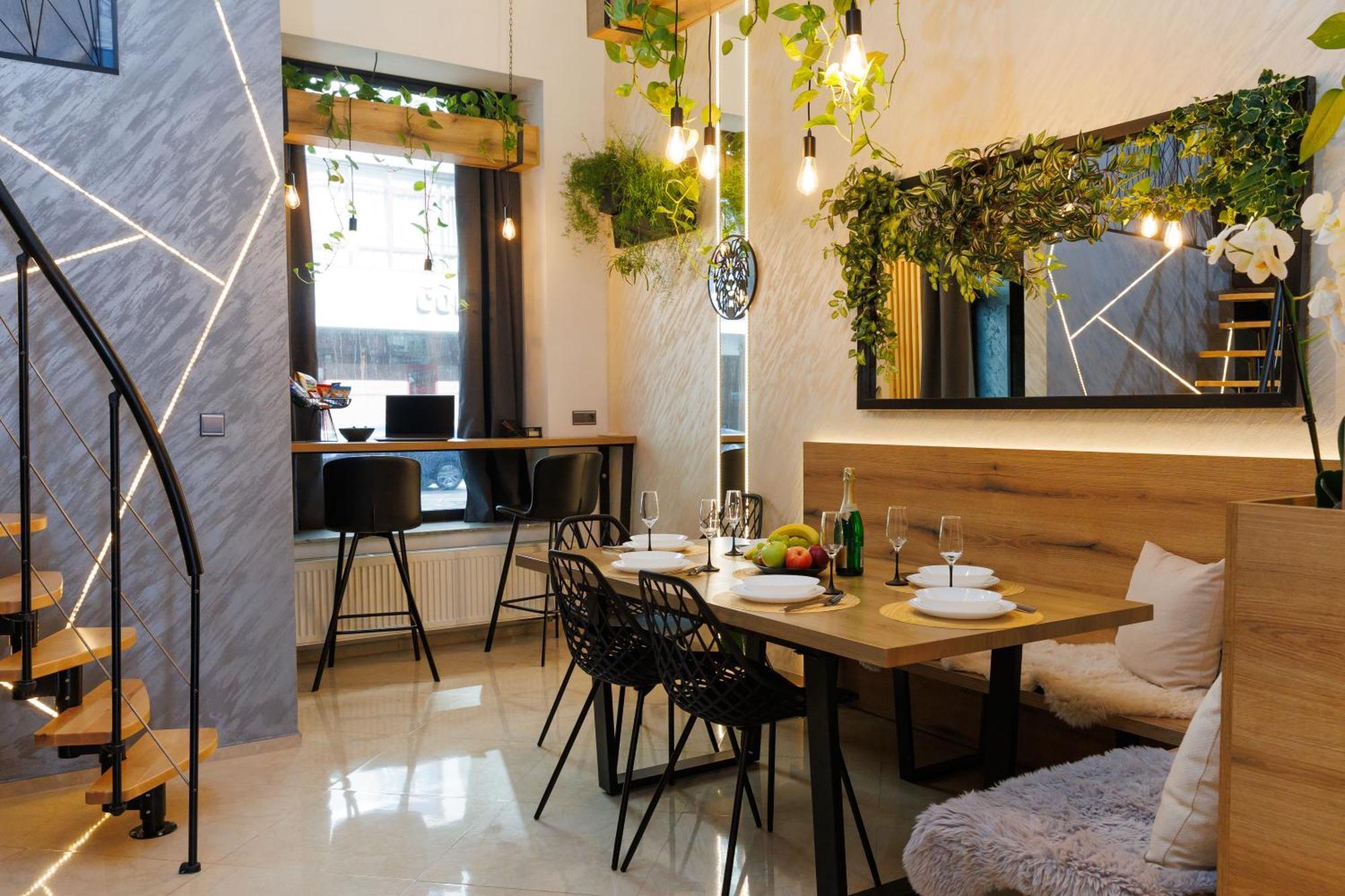 Leo Apartment Suite & Private Spa Zone - Old City Bratislava Ngoại thất bức ảnh