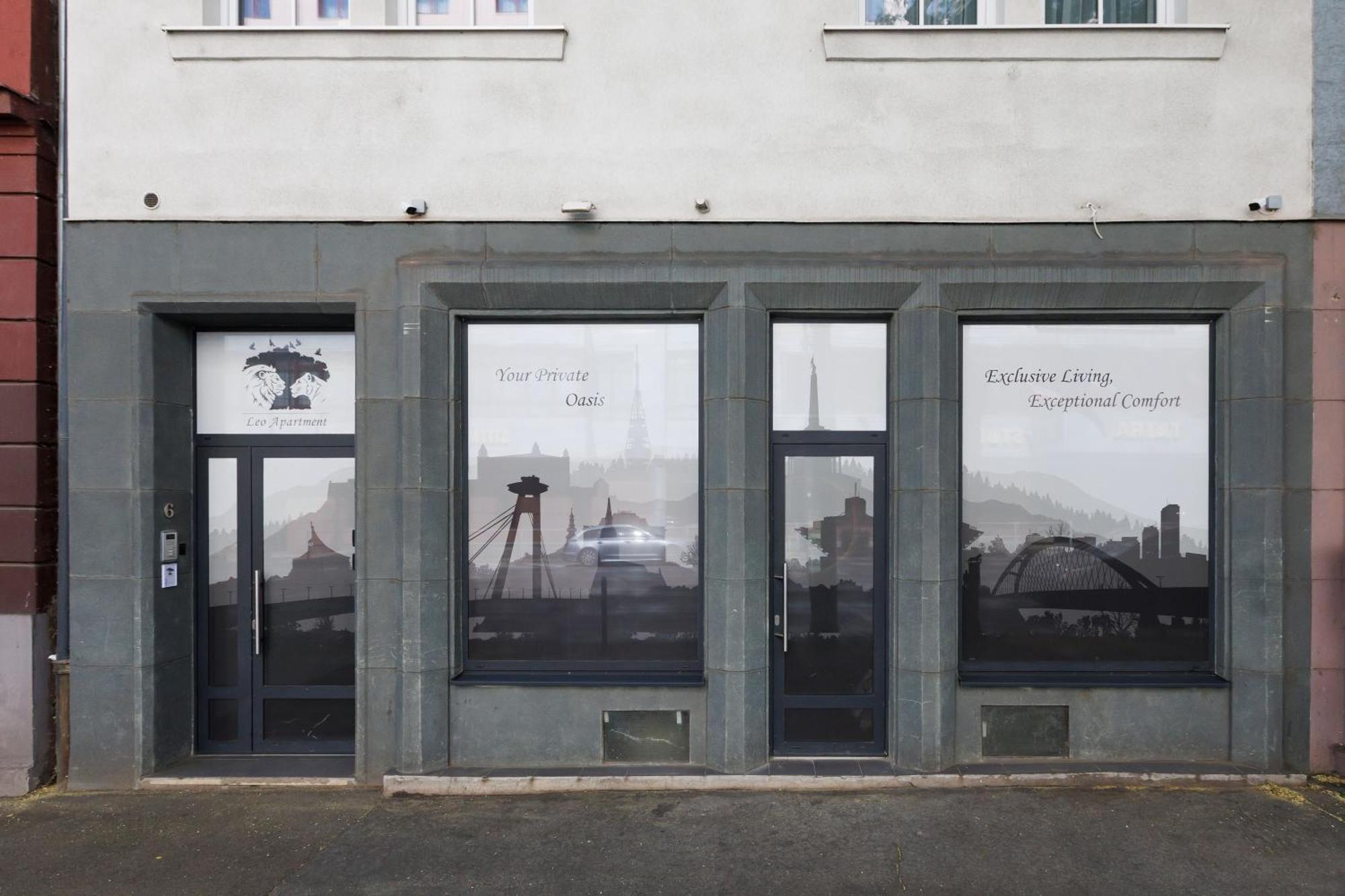 Leo Apartment Suite & Private Spa Zone - Old City Bratislava Ngoại thất bức ảnh