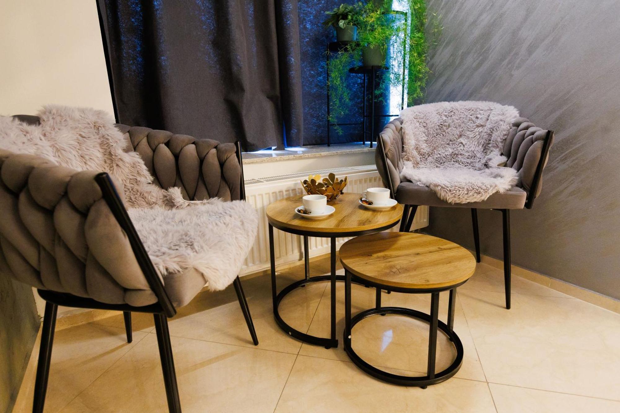 Leo Apartment Suite & Private Spa Zone - Old City Bratislava Ngoại thất bức ảnh