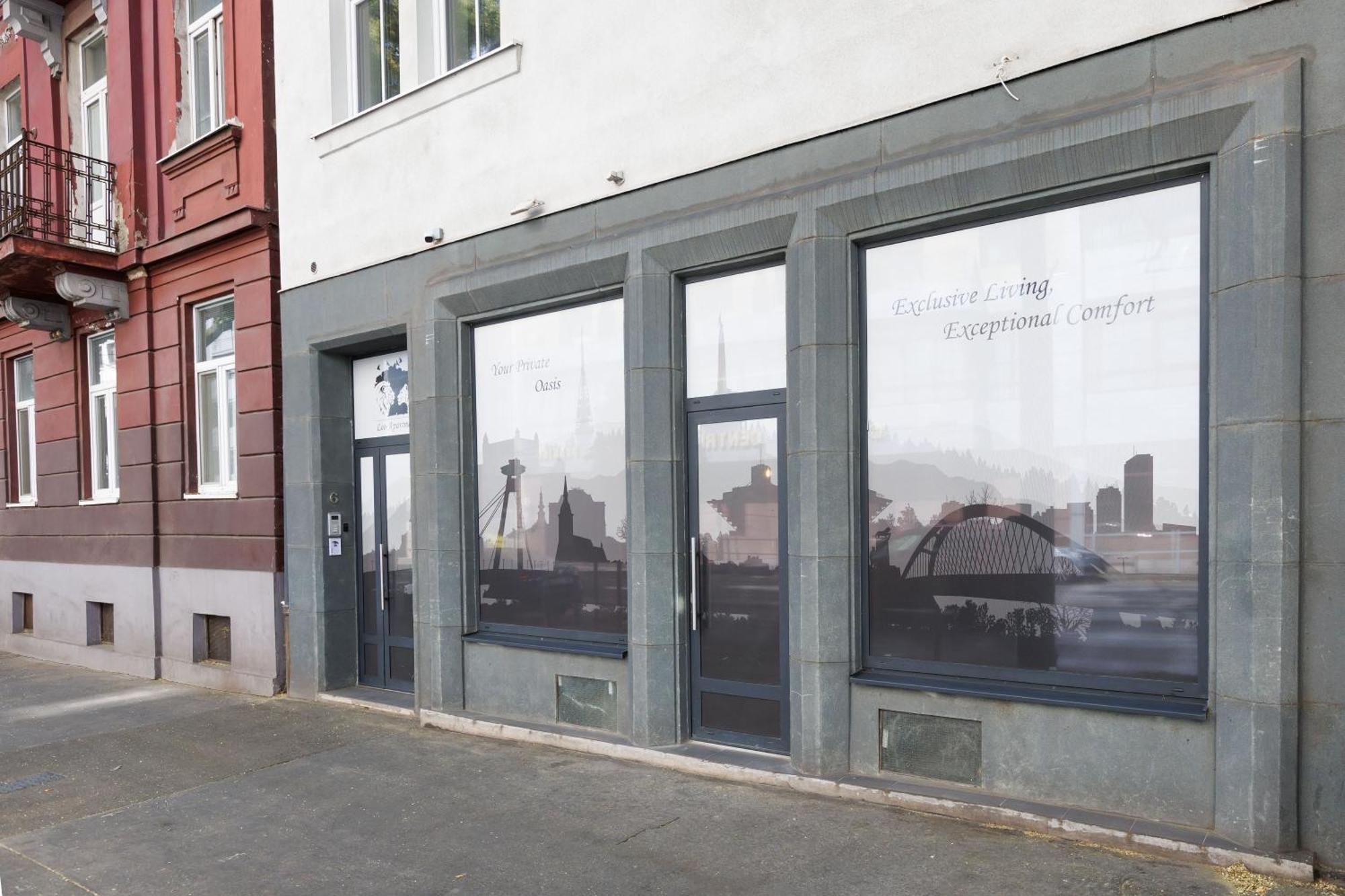 Leo Apartment Suite & Private Spa Zone - Old City Bratislava Ngoại thất bức ảnh