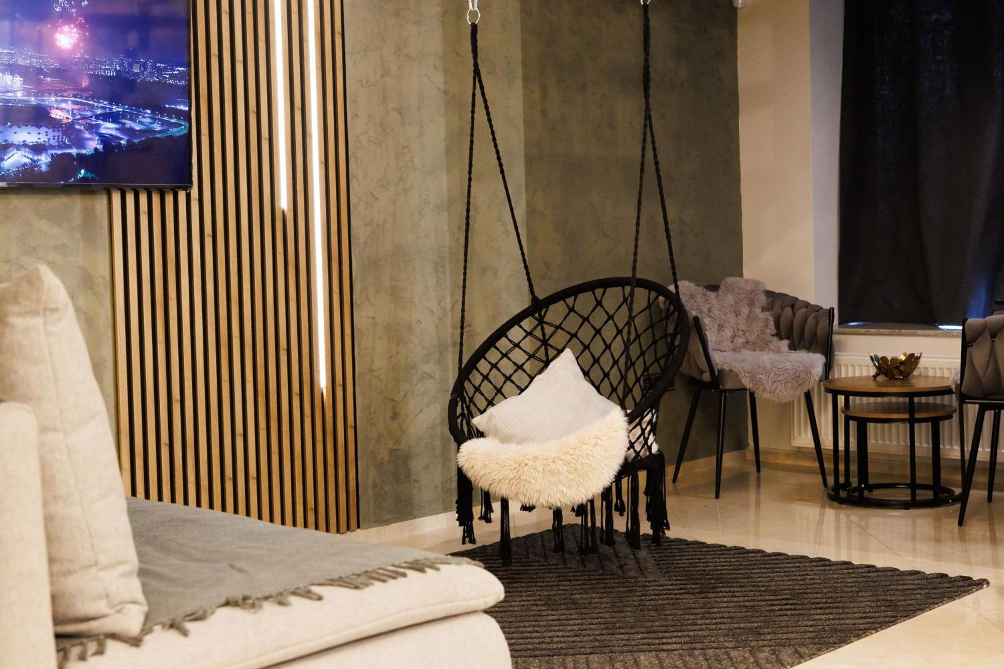 Leo Apartment Suite & Private Spa Zone - Old City Bratislava Ngoại thất bức ảnh